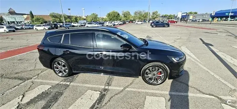 Usado Ford Focus ST-Line 125 CV (91 kW) 2024 Negro Familiar