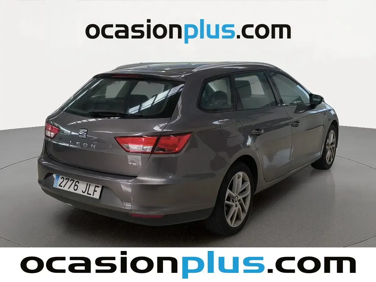 Usado Seat Leon Style 125 CV (91 kW) 2016 Gris Utilitario