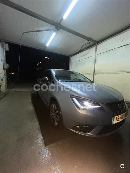 Usado Seat Ibiza SC CONNECT 90 CV (66 kW) 2015 Gris / plata Utilitario