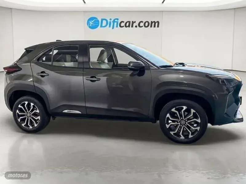 Usado Toyota Yaris Cross Active 116 CV (85 kW) 2023 Gris SUV