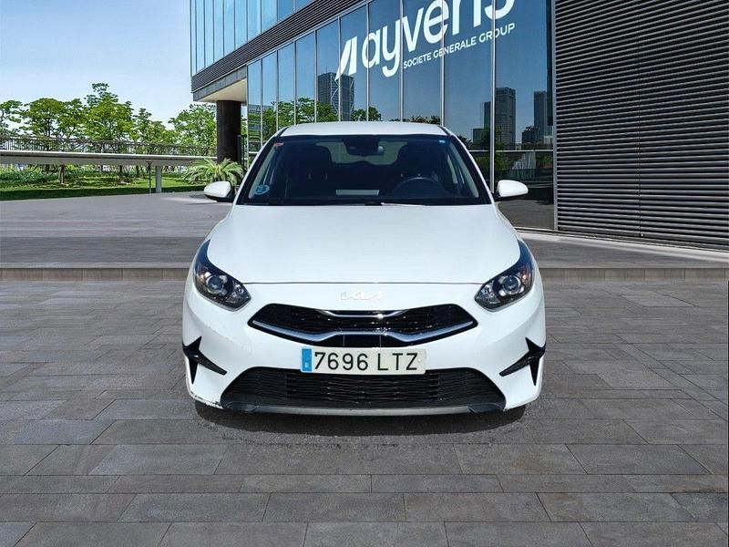 Usado Kia Ceed 101 CV (74 kW) 2021 Blanco Utilitario
