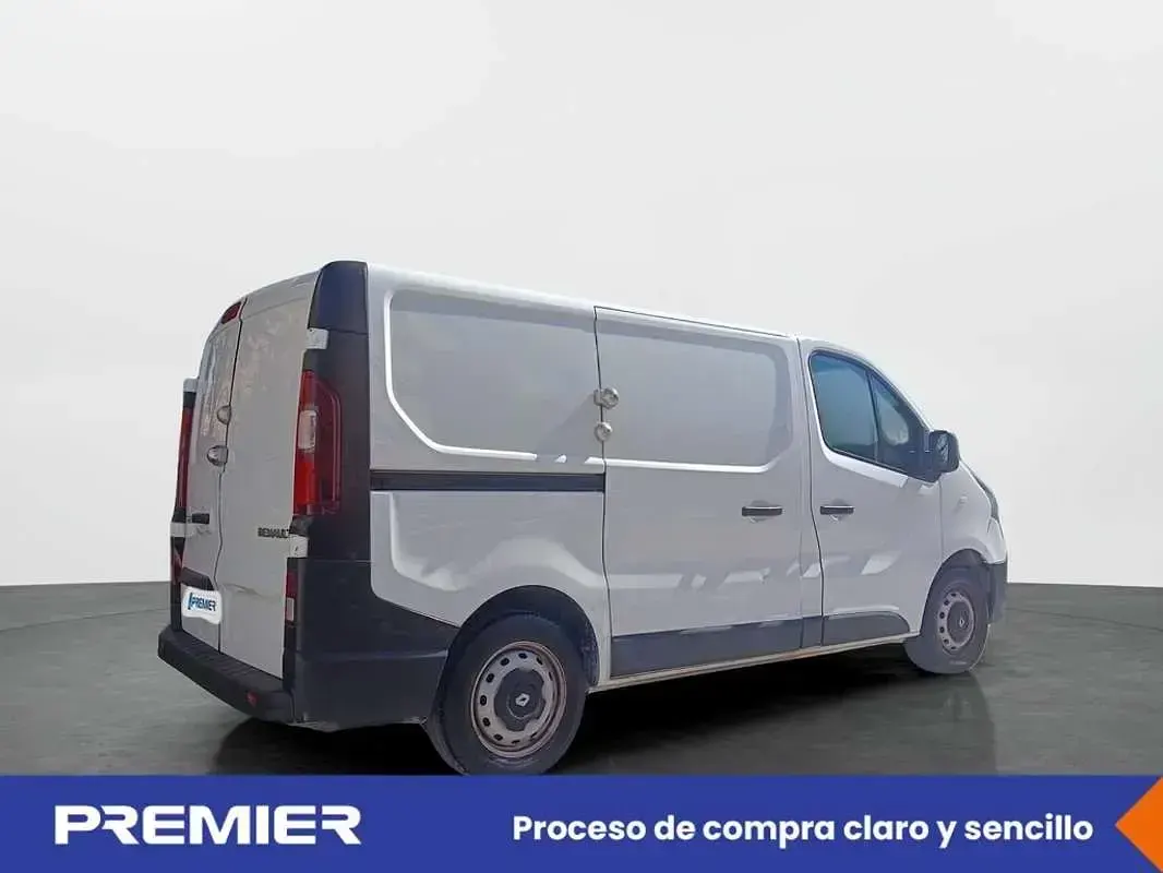 Usado Renault Trafic 95 CV (69 kW) 2018 Blanco Monovolumen