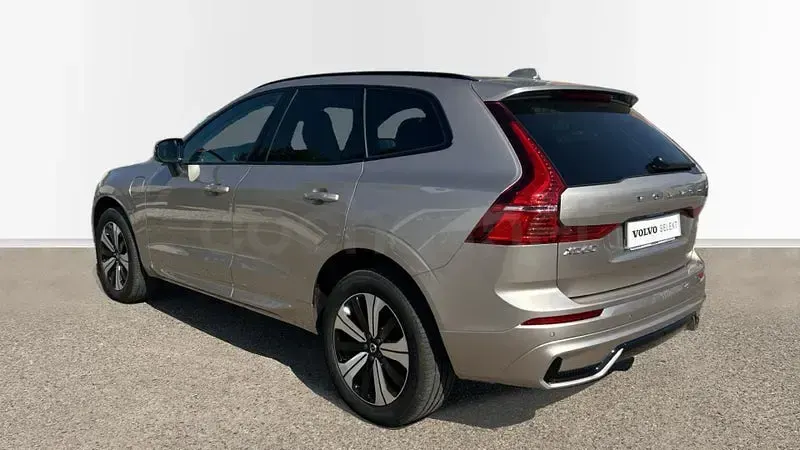 Usado Volvo XC60 Plus 350 CV (257 kW) 2025 Amarillo SUV