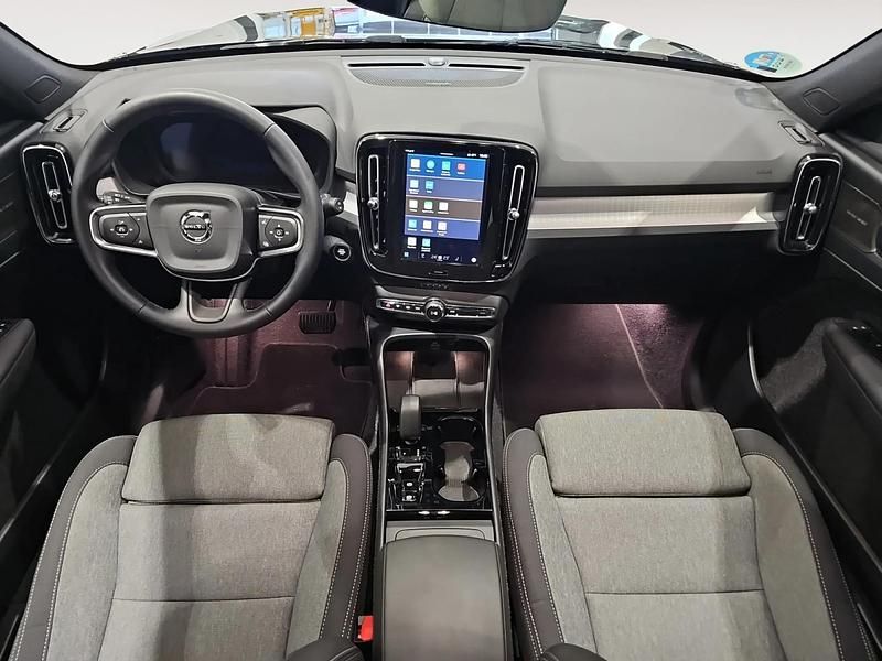 Usado Volvo XC40 Plus 163 CV (119 kW) 2025 Negro SUV