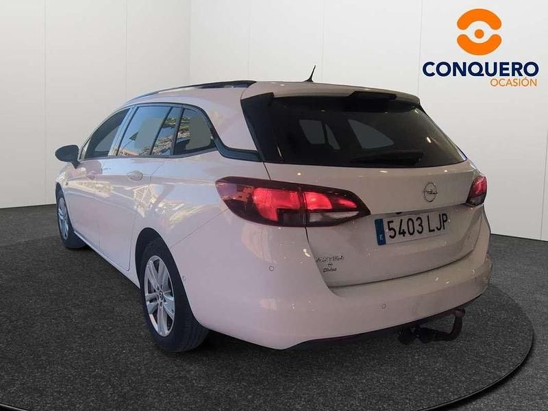Usado Opel Astra GS Line 131 CV (96 kW) 2020 Blanco Familiar