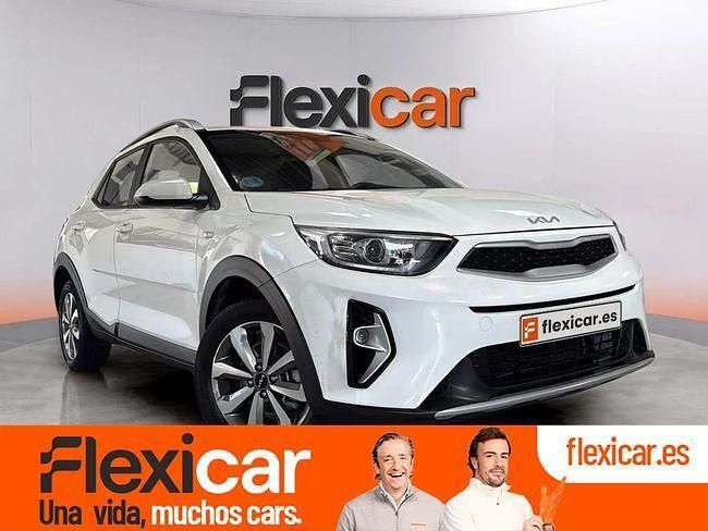 Usado Kia Stonic 84 CV (61 kW) 2023 Blanco SUV