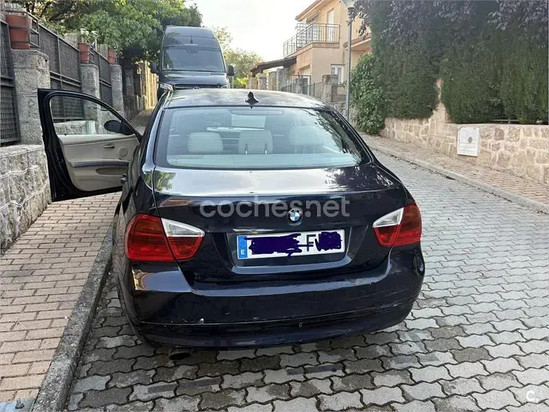 Usado BMW 318 122 CV (89 kW) 2007 Azul Berlina