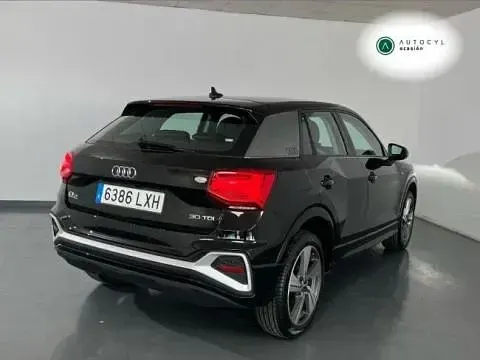 Usado Audi Q2 116 CV (85 kW) 2022 Negro SUV
