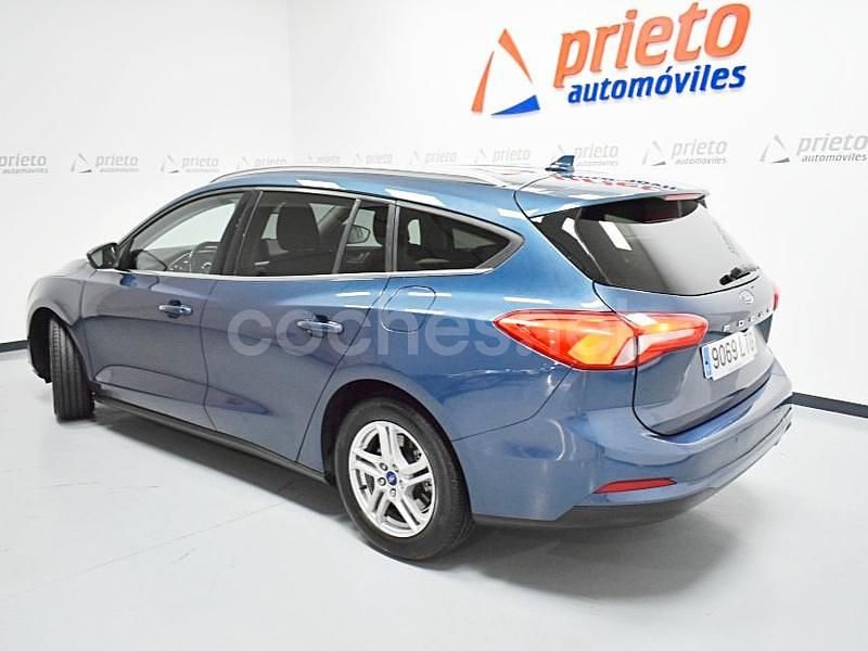 Usado Ford Focus Trend 120 CV (88 kW) 2021 Azul Familiar