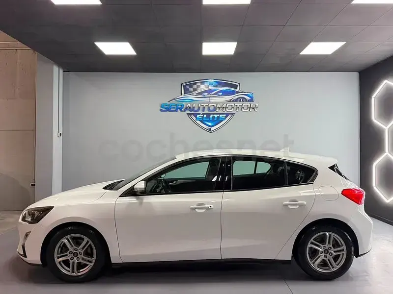 Usado Ford Focus Trend 120 CV (88 kW) 2020 Blanco Berlina