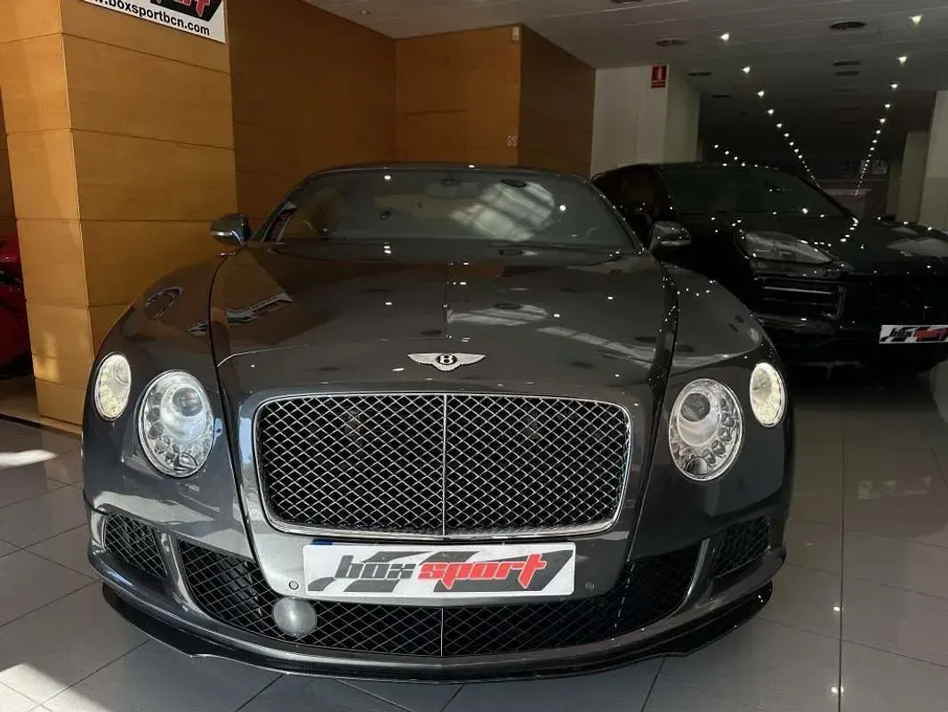 Usado Bentley Continental 575 CV (422 kW) 2013 Gris Coupe
