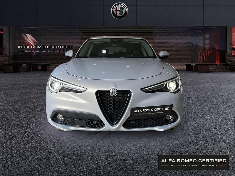 Usado Alfa Romeo Stelvio Sprint 190 CV (139 kW) 2021 Gris SUV