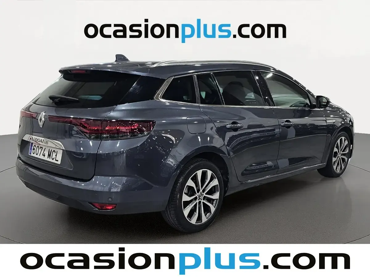 Usado Renault Mégane II Techno 140 CV (102 kW) 2022 Gris Berlina