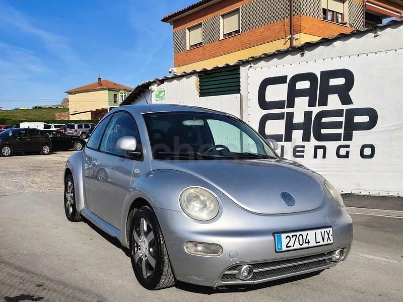 Usado VW New Beetle 90 CV (66 kW) 2002 Gris / plata Utilitario