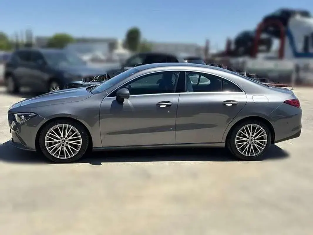 Usado Mercedes CLA200 150 CV (110 kW) 2021 Gris Coupe