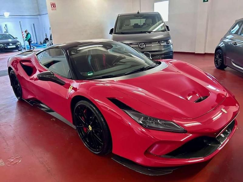 Rojo Usado 2023 Ferrari F8 Coupe | 349.000 € (Caro) - Imagen 1/4