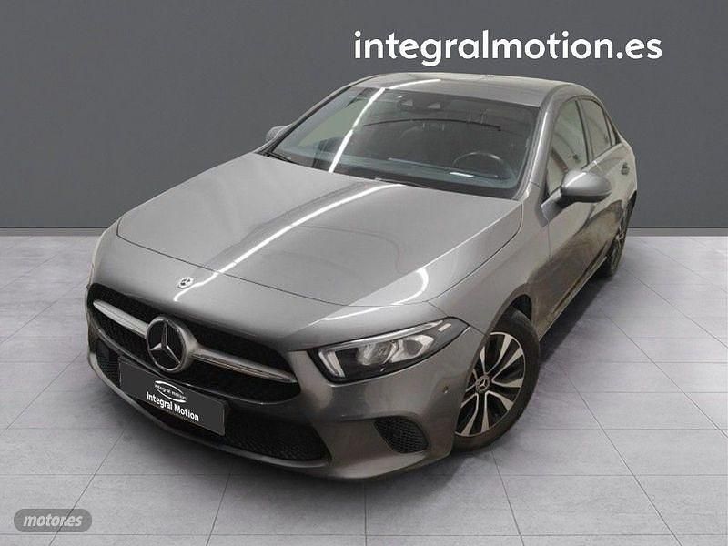 Gris Usado 2020 Mercedes A180 Berlina | 23.500 € - Imagen 1/4