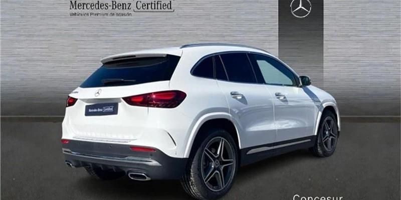 Usado Mercedes GLA200 150 HP (110 kW) 2023 Branco SUV