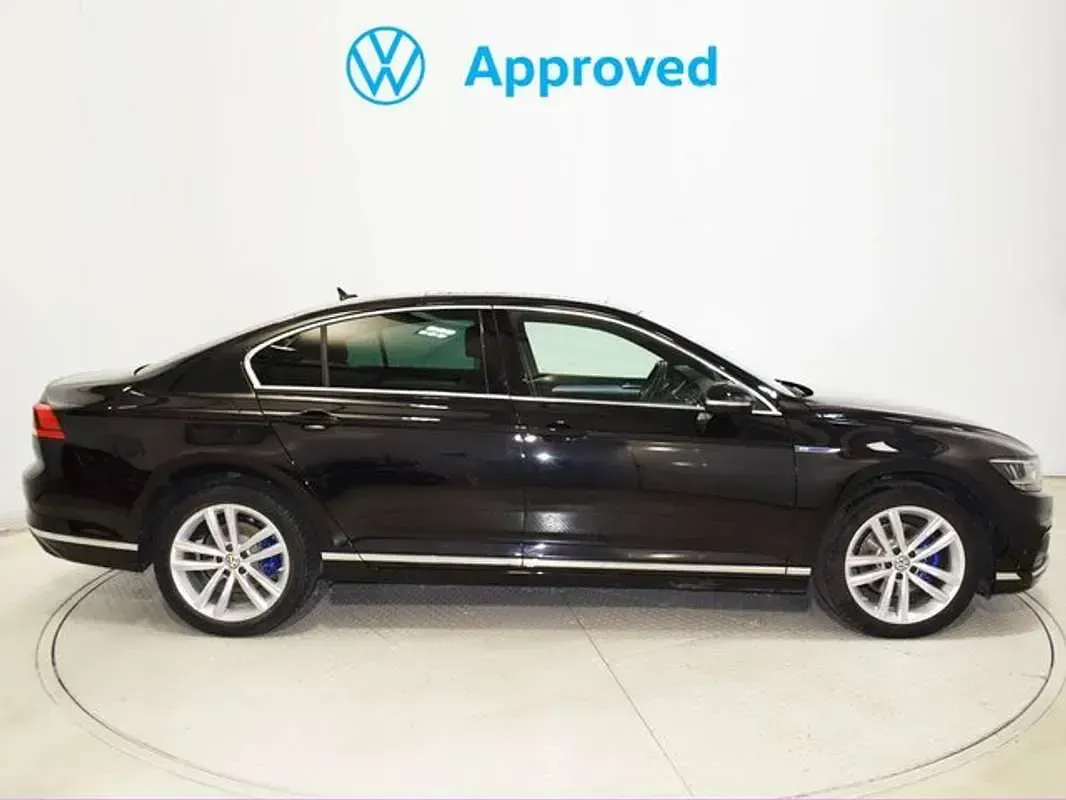 Usado VW Passat GTE 218 CV (160 kW) 2022 Negro Familiar