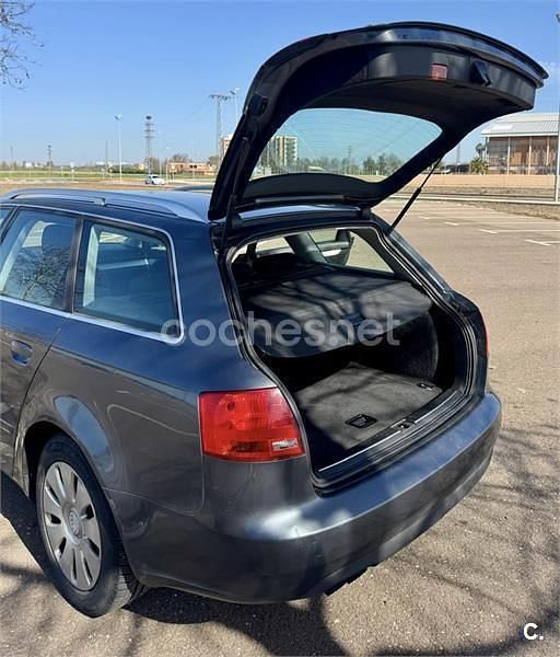 Usado Audi A4 140 CV (102 kW) 2006 Gris / plata Familiar