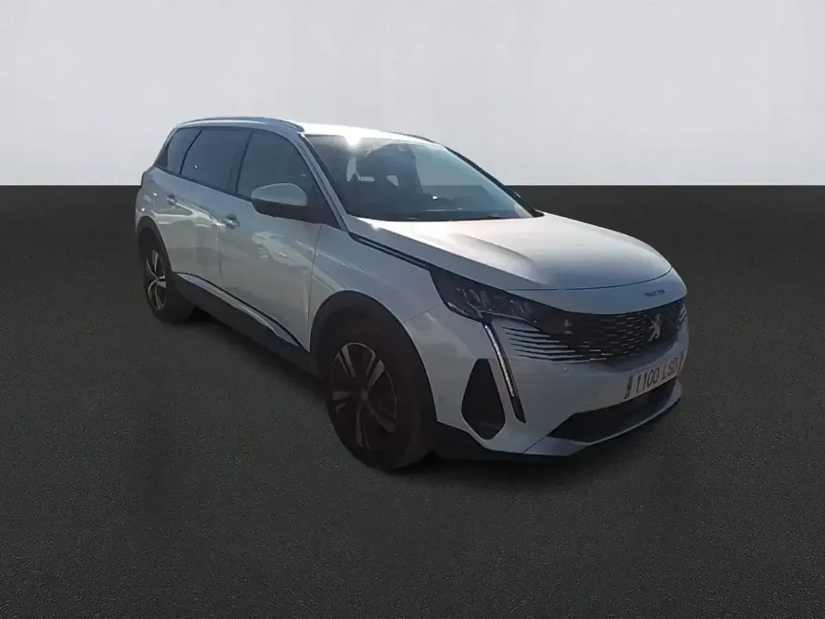 Usado Peugeot 5008 Allure 131 CV (96 kW) 2021 Blanco SUV