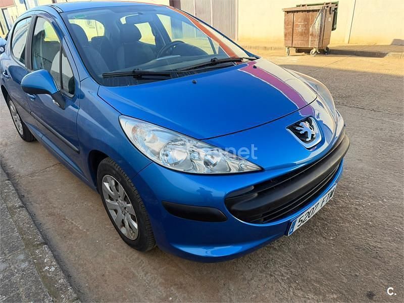 Azul Usado 2007 Peugeot 207 Berlina | 4500 € (Un poco caro) - Imagen 1/4