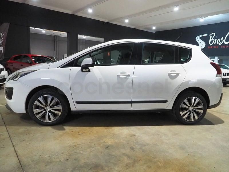 Usado Peugeot 3008 Active 115 CV (84 kW) 2014 Blanco Familiar