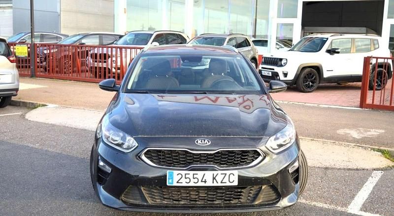 Usado Kia Ceed 116 CV (85 kW) 2019 Gris Utilitario