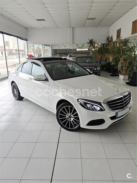Usado Mercedes C220 AMG line 170 CV (125 kW) 2014 Blanco Berlina