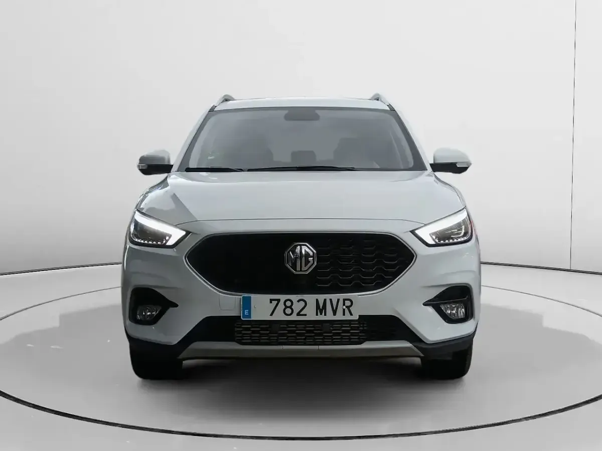 Begagnad MG ZS Luxury 111 HK (81 kW) 2024 Vit SUV