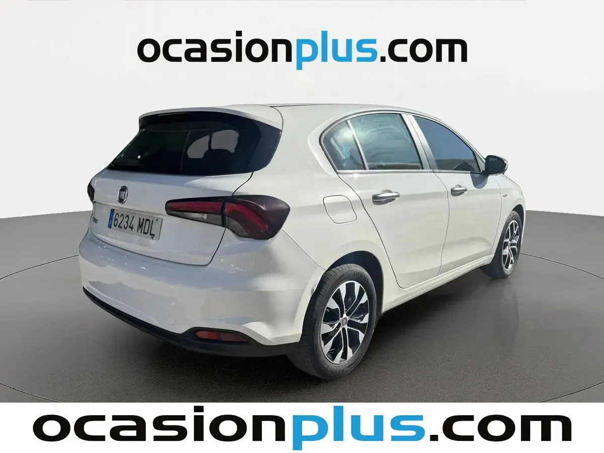 Używany Fiat Tipo 101 KM (74 kW) 2023 Biały Hatchback