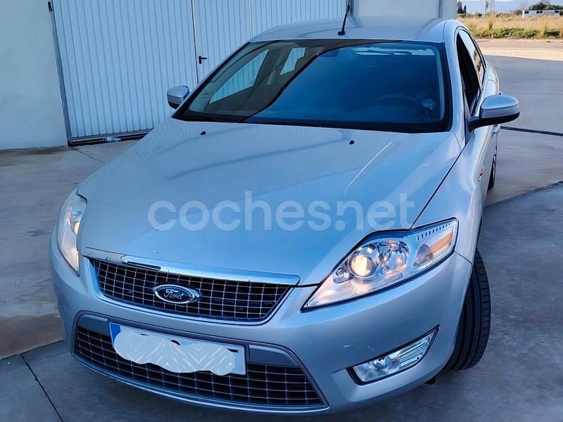 Gris / plata Usado 2009 Ford Mondeo Trend Berlina | 4990 € (Precio justo) - Imagen 1/4