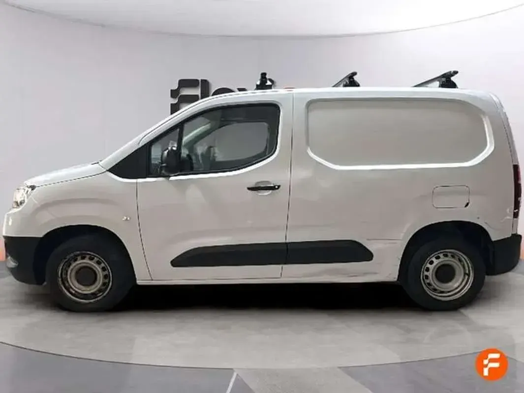 Usado Toyota Proace City City 102 CV (75 kW) 2023 Blanco Monovolumen