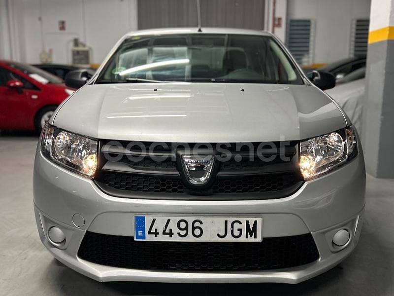 Usado Dacia Logan Ambiance 75 CV (55 kW) 2015 Gris / plata Berlina