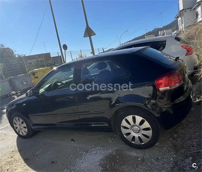 Usado Audi A3 Ambiente 105 CV (77 kW) 2005 Negro Berlina