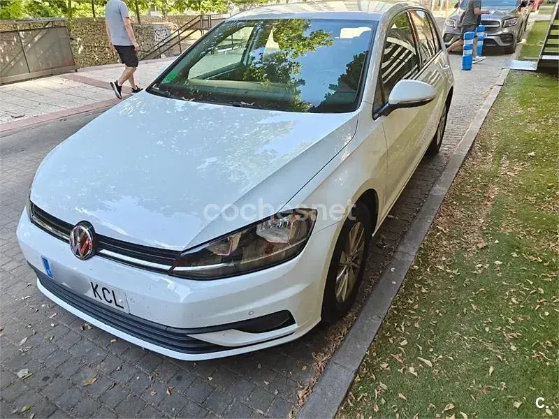Usado VW Golf VII Advance 110 CV (80 kW) 2017 Blanco Familiar