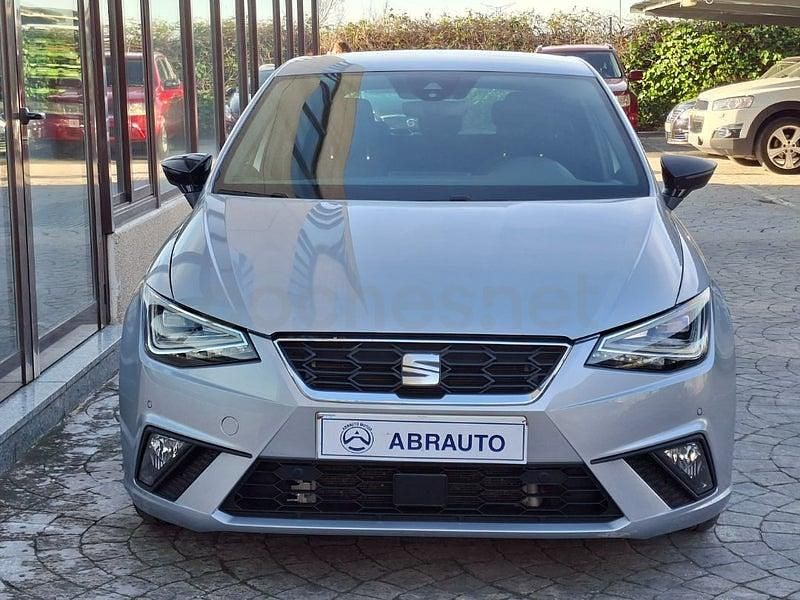 Usado Seat Ibiza FR 110 CV (80 kW) 2023 Gris / plata Utilitario