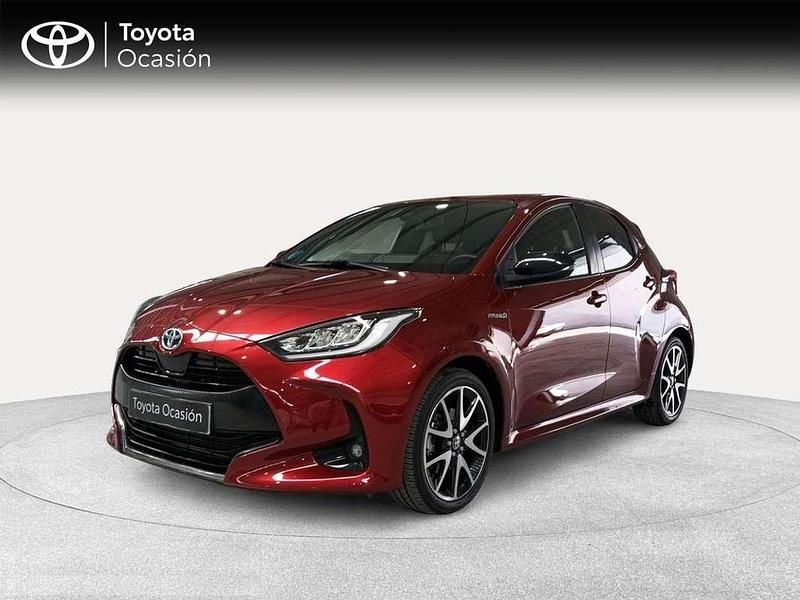 Rojo Usado 2021 Toyota Yaris Hybrid Style Utilitario | 19.900 € (Un poco caro) - Imagen 1/4