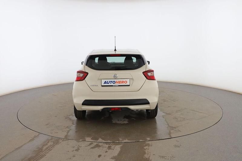 Usado Nissan Micra Acenta 101 CV (74 kW) 2019 Beige Berlina