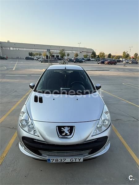 Gris / plata Usado 2010 Peugeot 206+ Utilitario | 3699 € (Precio justo) - Imagen 1/4