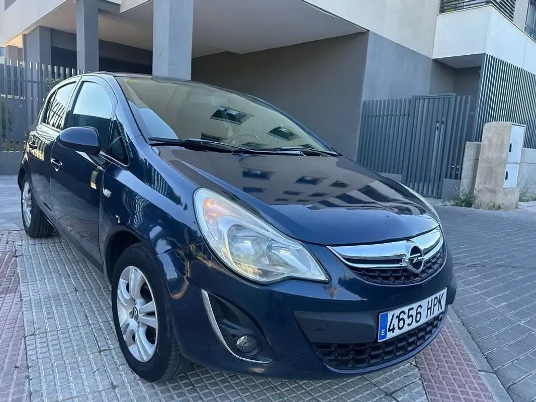 Usado Opel Corsa Selective 85 CV (62 kW) 2013 Azul Utilitario
