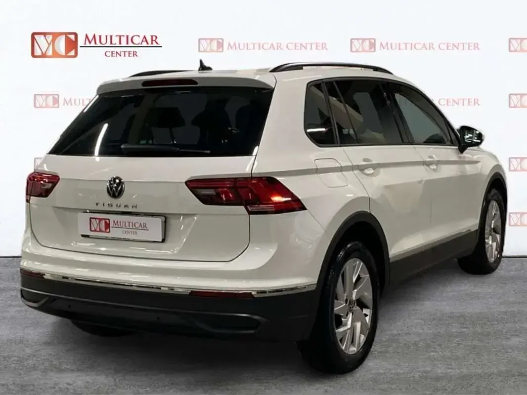 Usado VW Tiguan Life 150 CV (110 kW) 2022 Blanco SUV