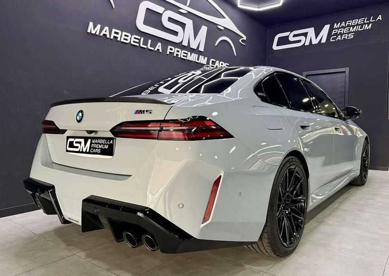 Käytetty BMW M5 Sport Line 727 HP (534 kW) 2025 Harmaa Sedan