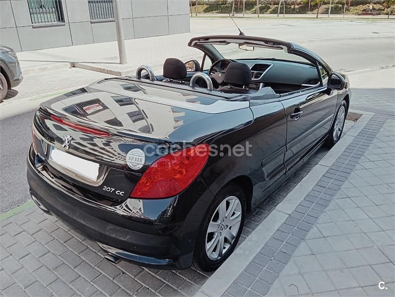 Negro Usado 2008 Peugeot 207 CC Descapotable | 3000 € (Super precio) - Imagen 1/4