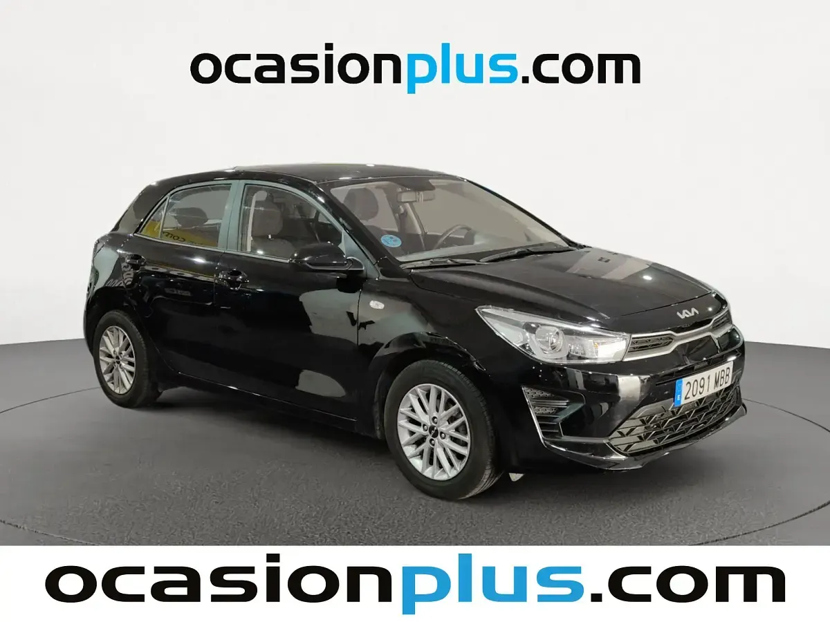 Usado Kia Rio 84 HP (61 kW) 2022 Preto Citadino