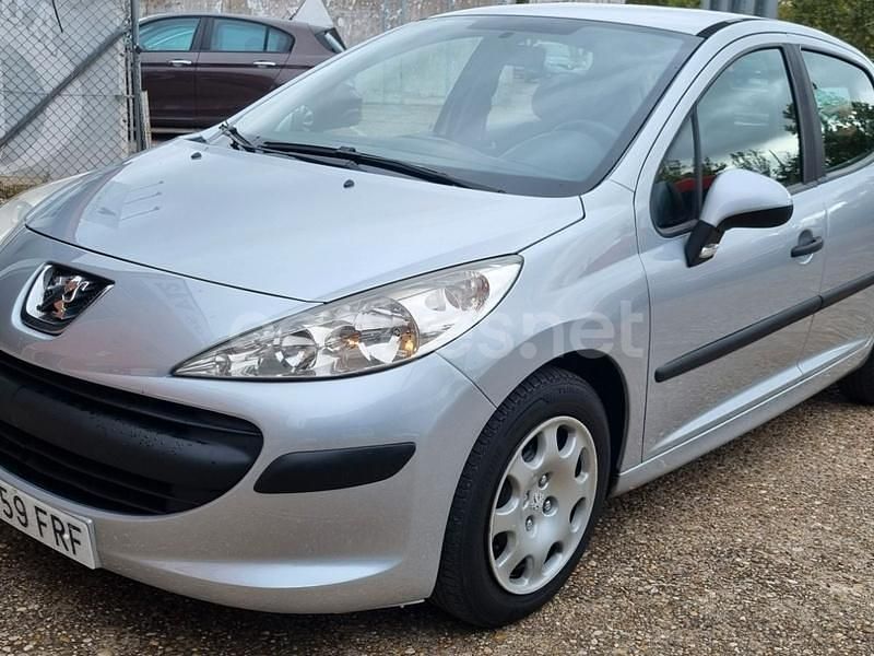 Gris / plata Usado 2007 Peugeot 207 Berlina | 3900 € (Un poco caro) - Imagen 1/4