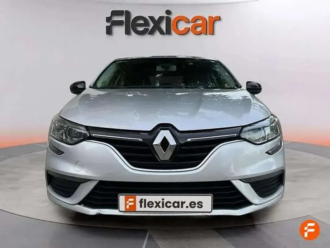 Usado Renault Mégane LIMITED 140 CV (102 kW) 2020 Gris Utilitario