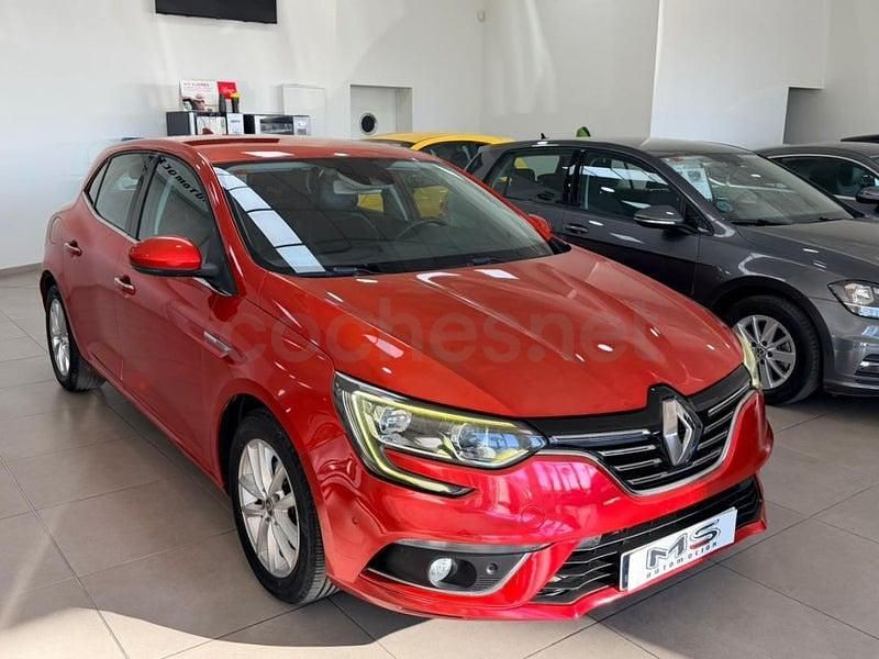 Usado Renault Mégane IV Zen 110 CV (80 kW) 2017 Granate Berlina