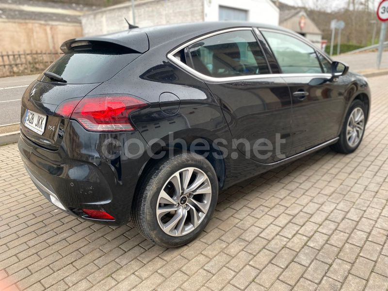 Usado DS Automobiles DS4 Style 120 CV (88 kW) 2015 Negro Berlina