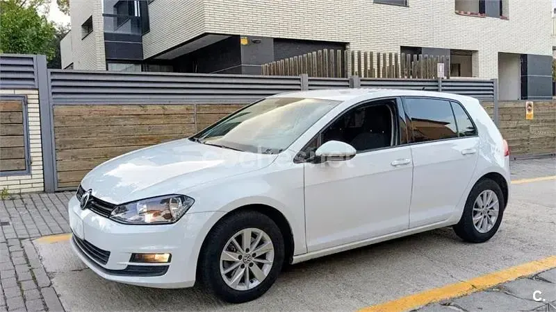 Usado VW Golf VII 110 CV (80 kW) 2016 Blanco Berlina